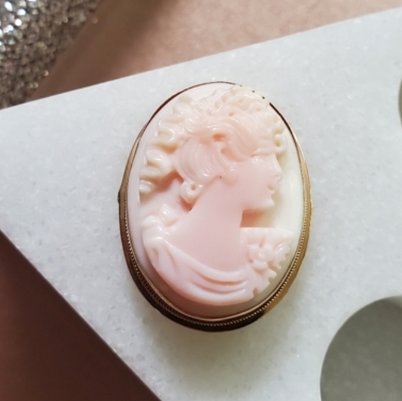 Vintage 14k Gold Cameo Ring - Picture 2 of 16